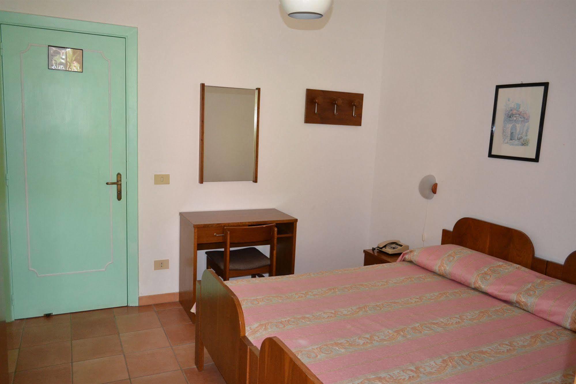 Hotel Villa Bina Sant'Angelo  ภายนอก รูปภาพ