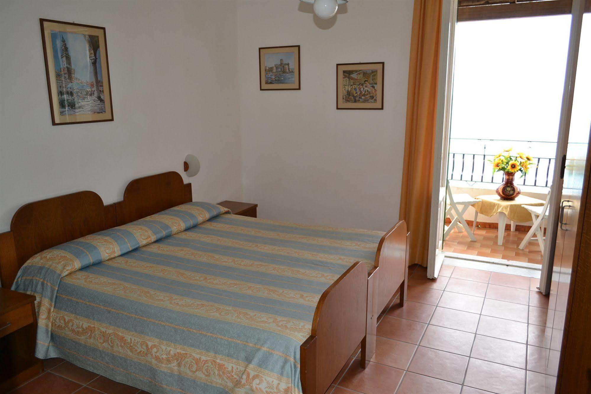 Hotel Villa Bina Sant'Angelo  ภายนอก รูปภาพ