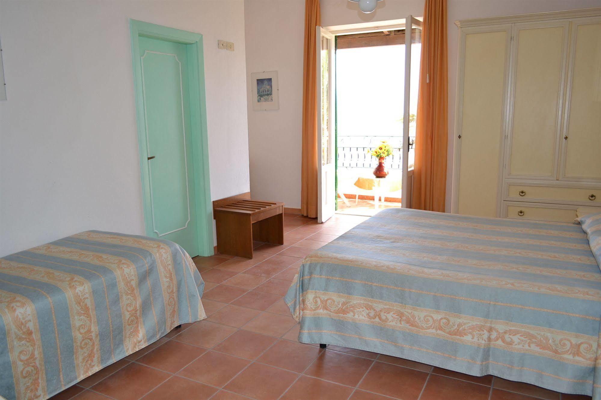 Hotel Villa Bina Sant'Angelo  ภายนอก รูปภาพ