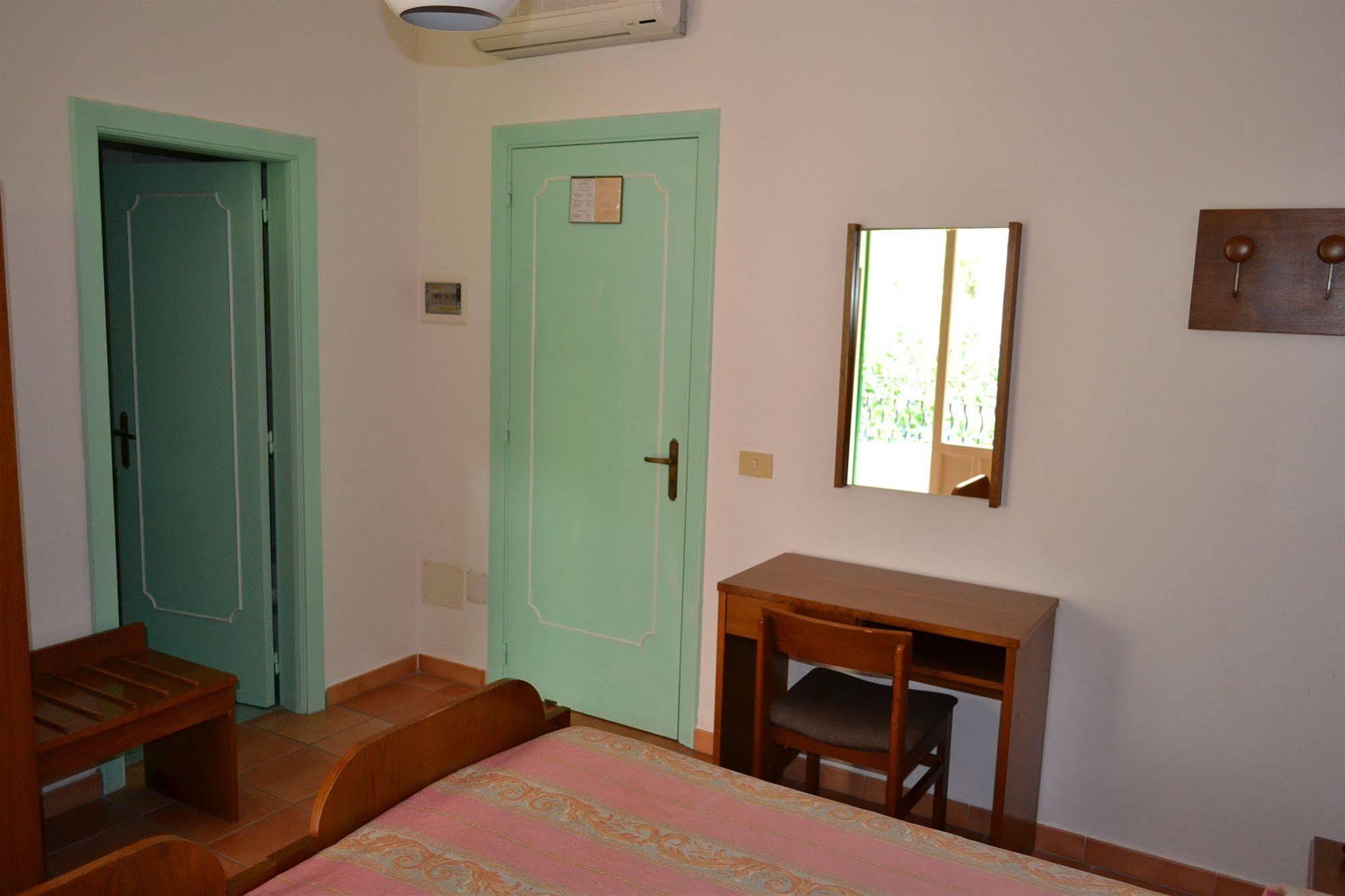 Hotel Villa Bina Sant'Angelo  ภายนอก รูปภาพ
