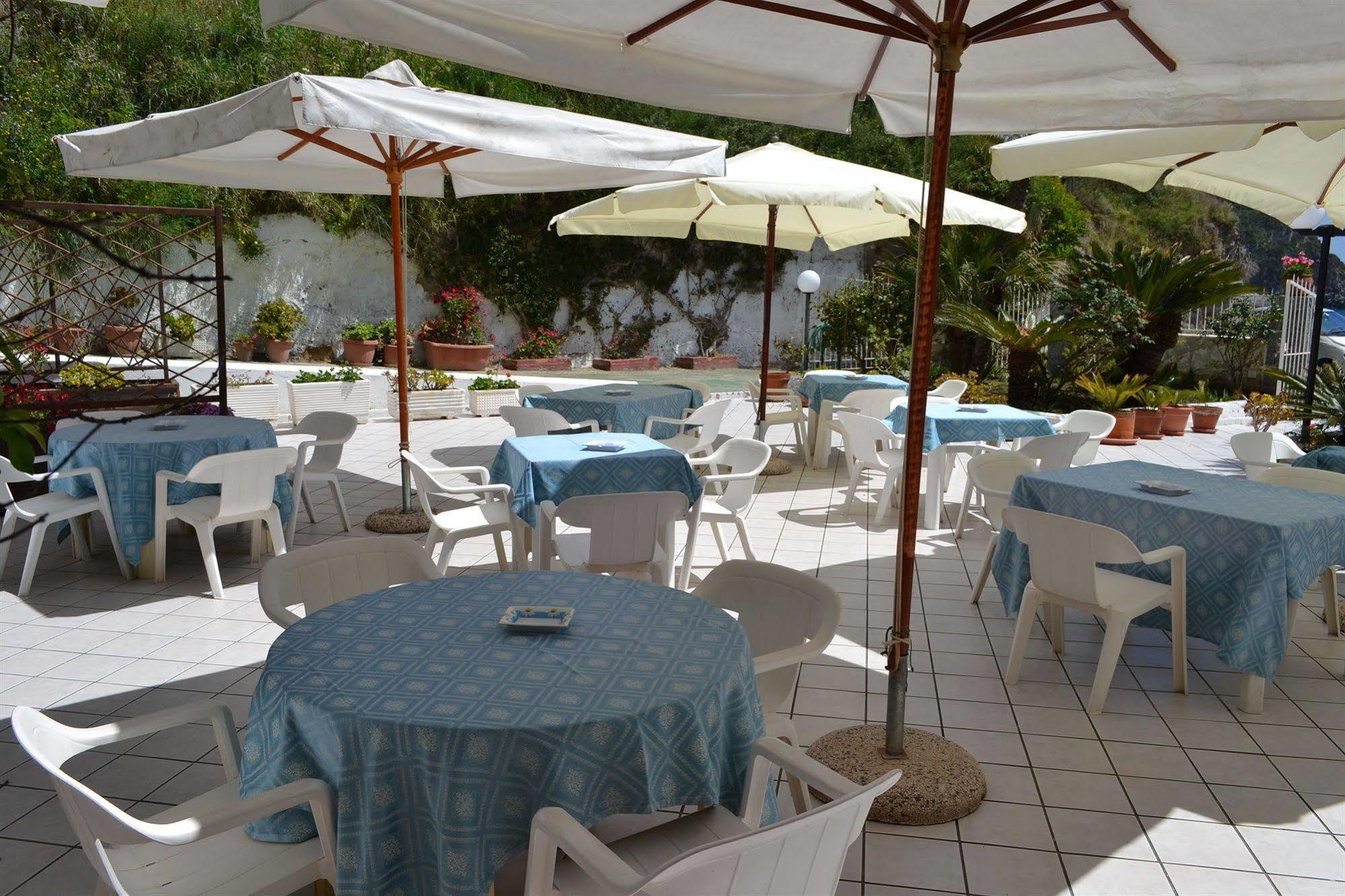 Hotel Villa Bina Sant'Angelo  ภายนอก รูปภาพ
