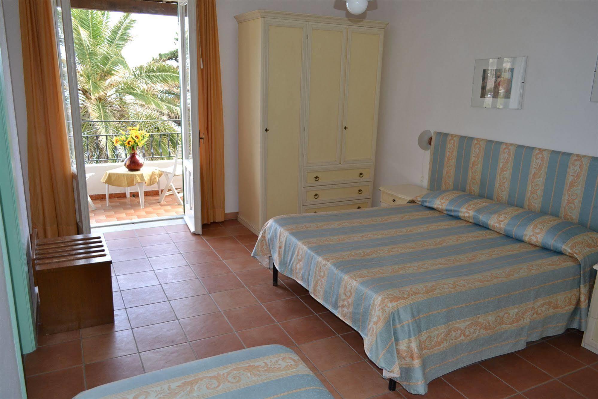 Hotel Villa Bina Sant'Angelo  ภายนอก รูปภาพ