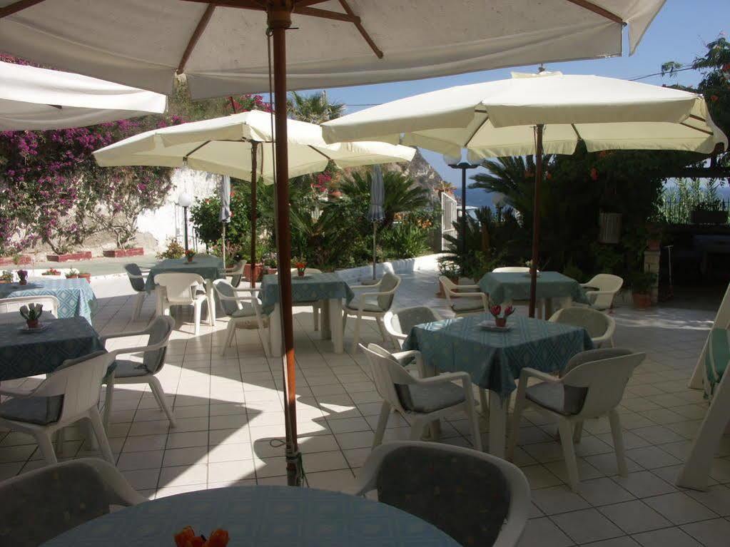 Hotel Villa Bina Sant'Angelo  ภายนอก รูปภาพ