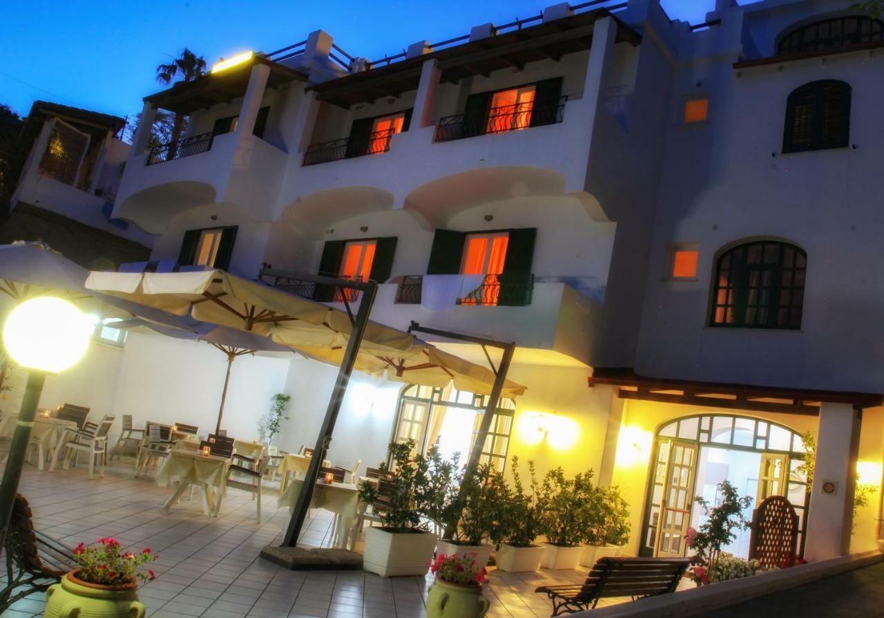 Hotel Villa Bina Sant'Angelo  ภายนอก รูปภาพ