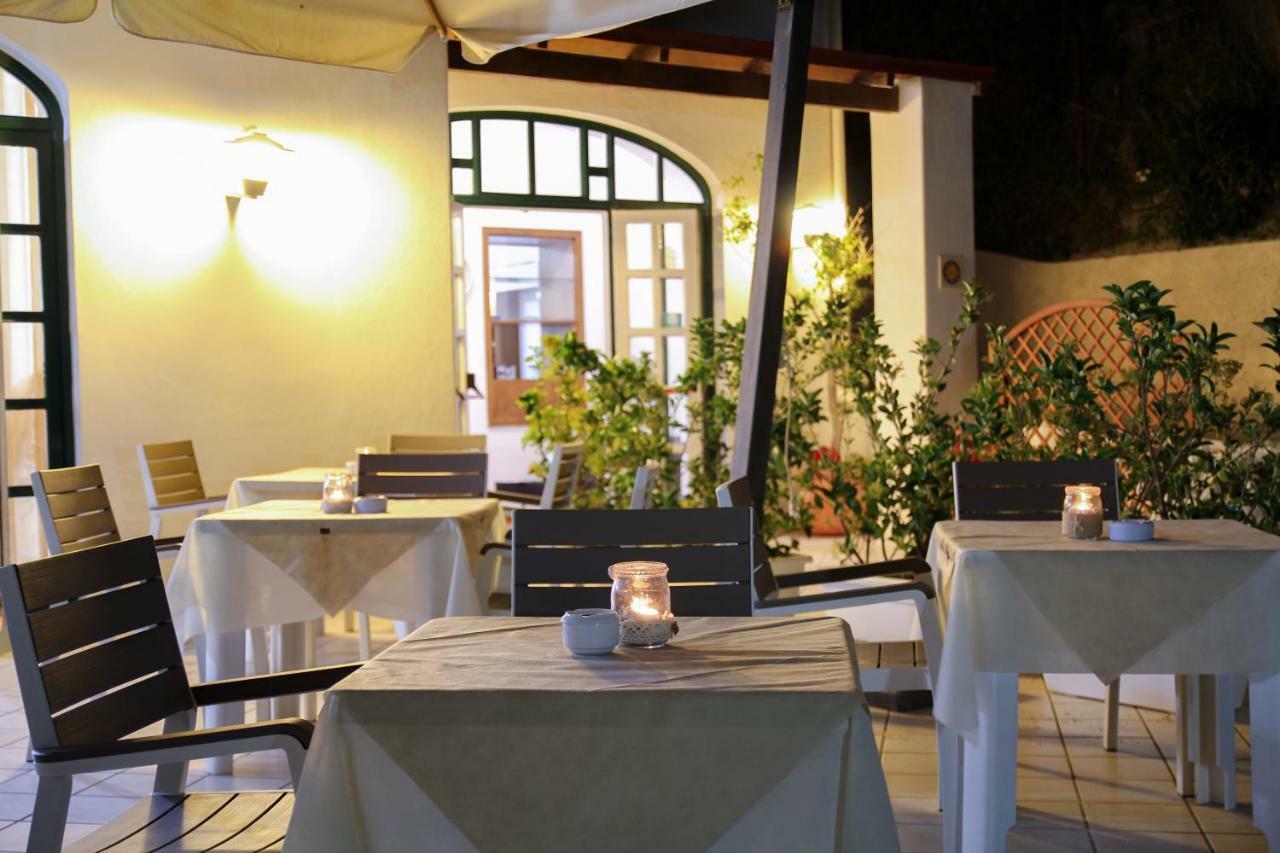 Hotel Villa Bina Sant'Angelo  ภายนอก รูปภาพ