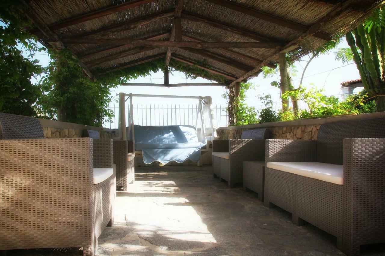 Hotel Villa Bina Sant'Angelo  ภายนอก รูปภาพ