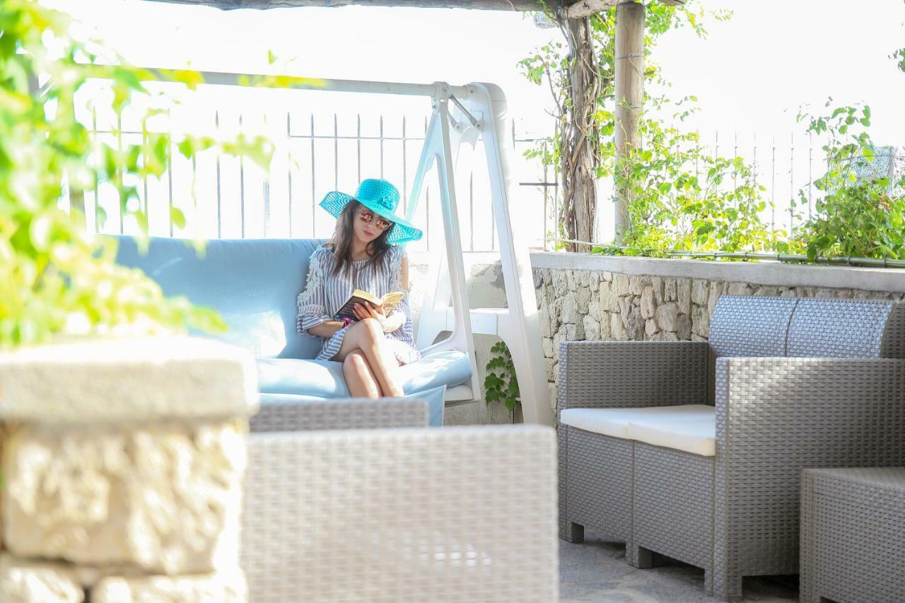 Hotel Villa Bina Sant'Angelo  ภายนอก รูปภาพ